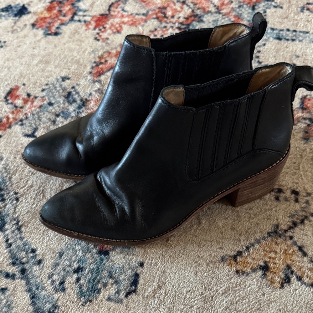 Madewell Black Leather Ankle Boots size 7